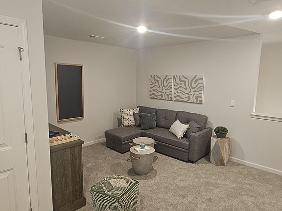 2nd image of 332 Stoneybrook Dr #324