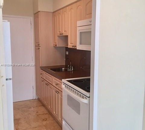 5th image of 1408 Brickell Bay Dr APT 516