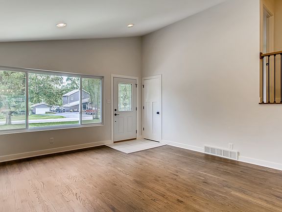 4th image of 1N600 Park Blvd