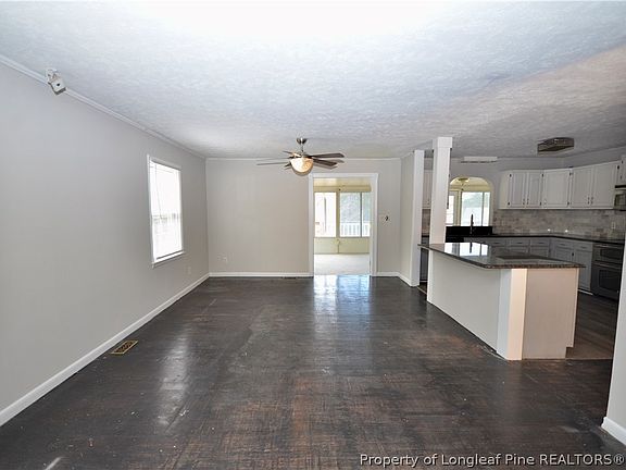 3rd image of 4939 Pinewood Dr
