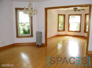 1410 W Belle Plaine Ave, Chicago, IL 60613