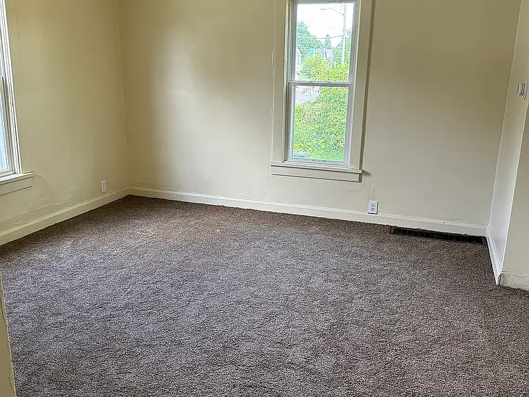 1710 Edwards Ave NE — Photo 9