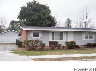 729 Glensford Dr, Fayetteville, NC 28314