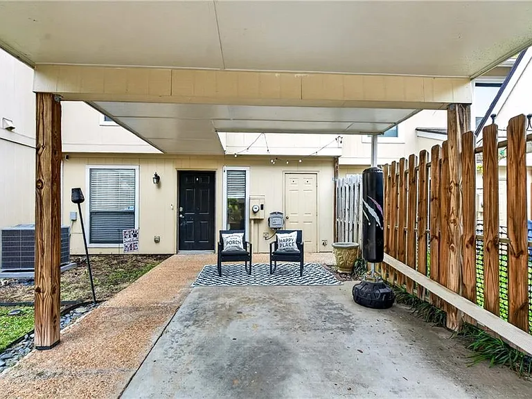 6393 Hawthorne Ter — Photo 33