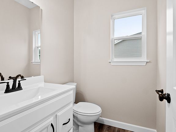 5th image of 759 Seagate Dr