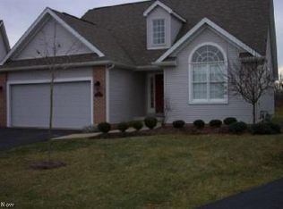 110 Lake Pointe Cir, Canfield, OH 44406