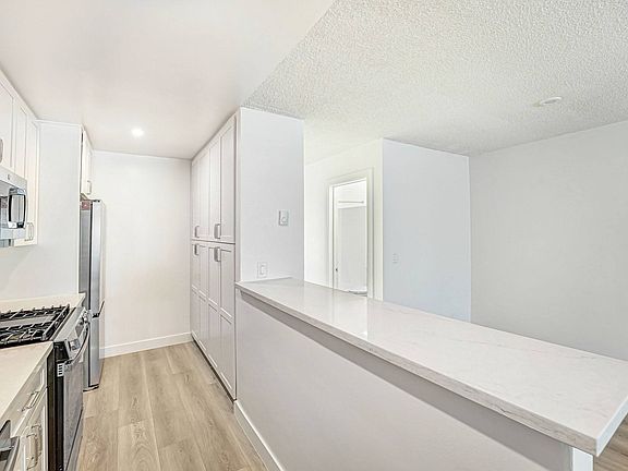 4th image of 10310 Regent St #60462362