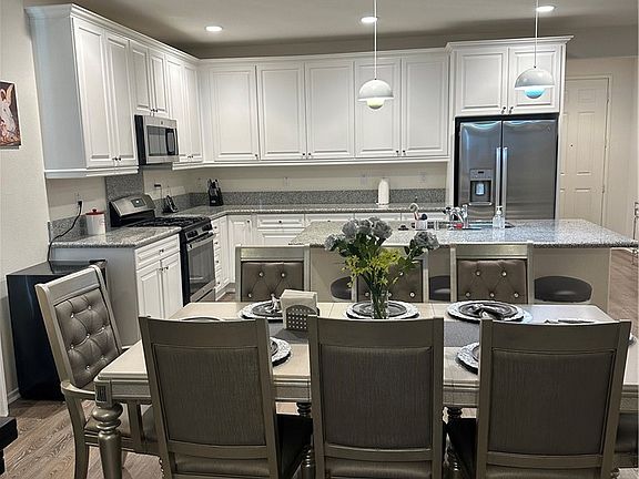 4th image of 37718 Phelan Ln