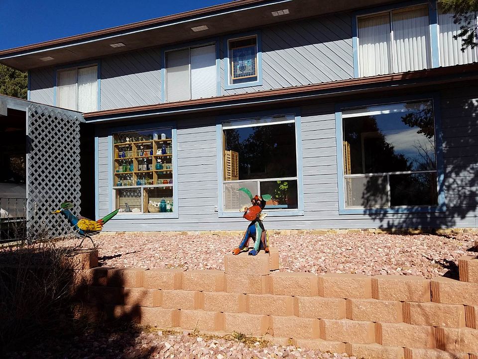 2nd image of 1329 Verde St