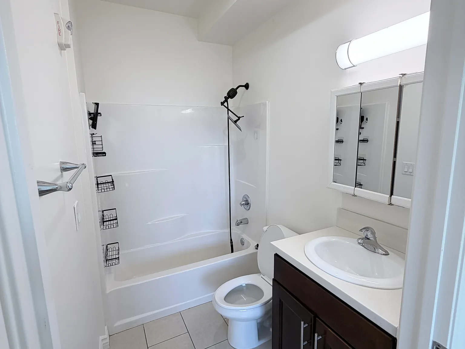 3 bed, 1250 sqft, $2,993 — Photo 4