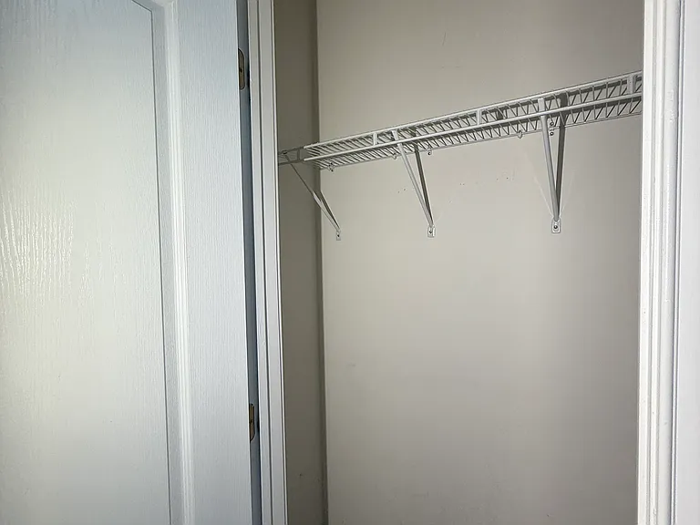 606 Winston Ln — Photo 11