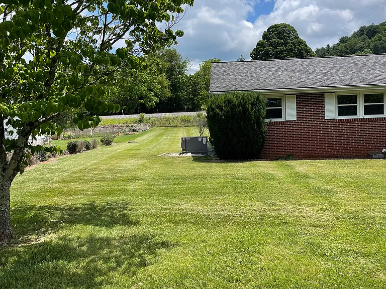114 Briggs St — Photo 11