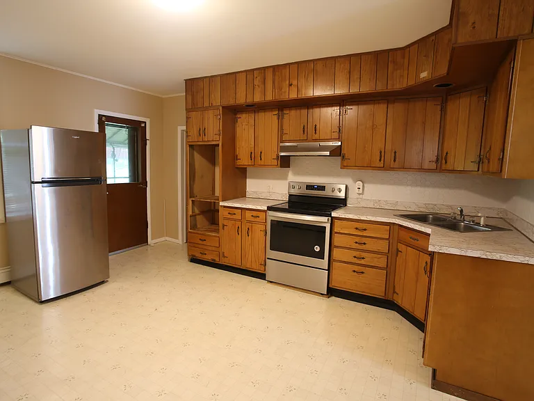 31 Willow St — Photo 12