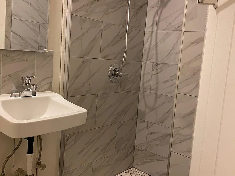 114 Alanmay Ave #D — Photo 3