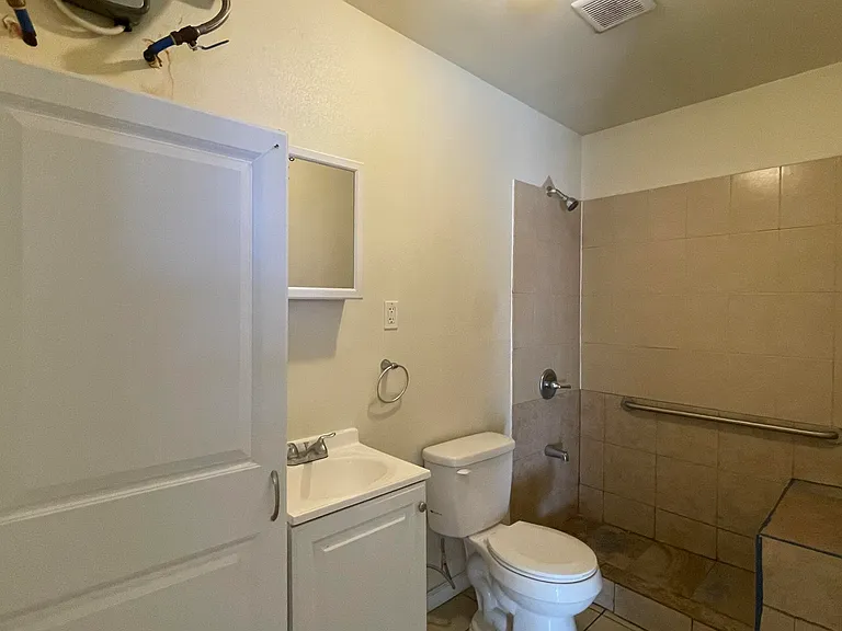 136 Keeney Dr #C — Photo 7