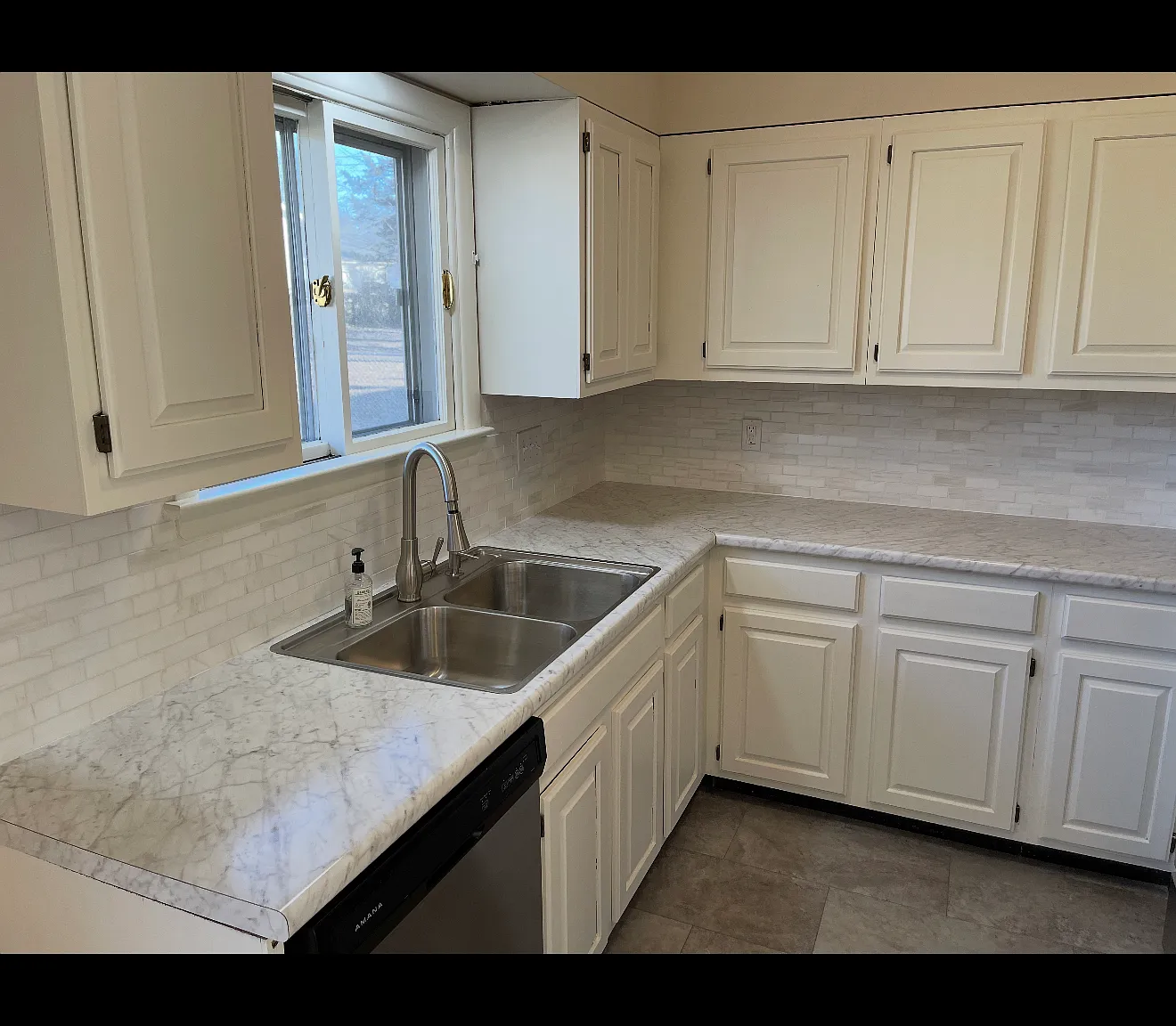 3 bed, 1040 sqft, $2,800 — Photo 2