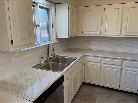 2nd image of 948 Nana Ln