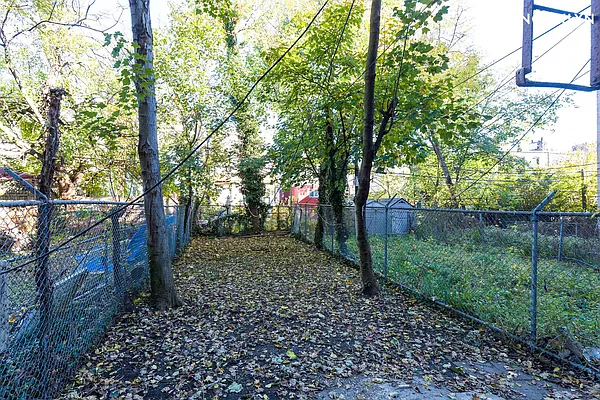 Rented by Nooklyn NYC LLC | media 20