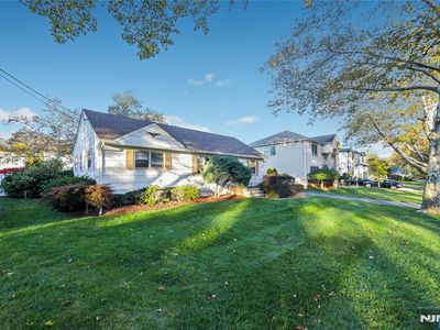 83 Birchwood Rd, Paramus, NJ, 07652