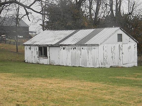 3rd image of 677 Wornall Ln