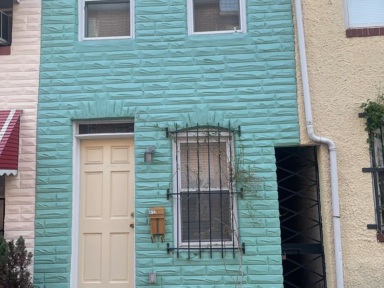 412 S Chapel St — Photo 24