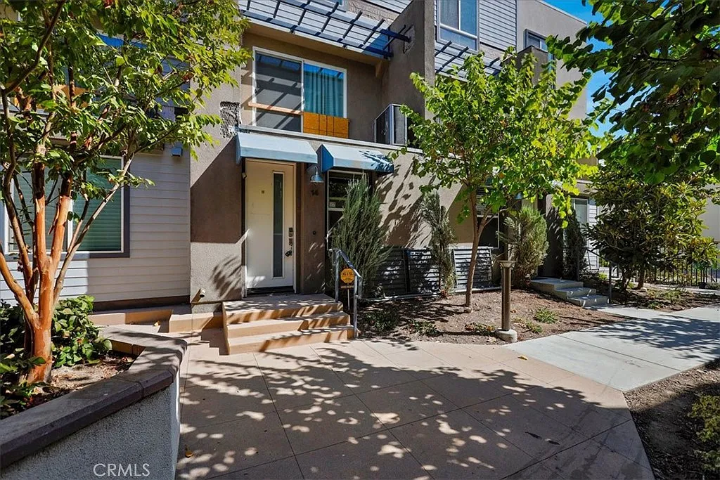 3 bed, 1495 sqft, $3,650 — Photo 2