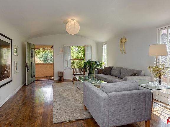 4th image of 1441 N Benton Way