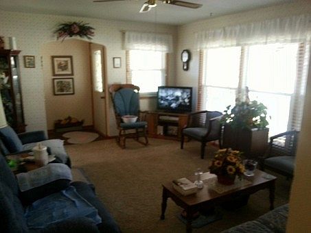 3rd image of 837 Palmer Ave