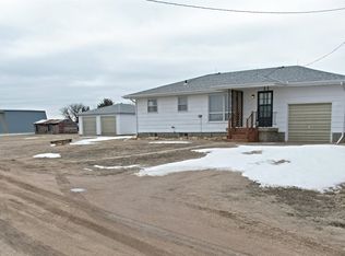 762 Grants Villa Rd, Hays, KS 67601