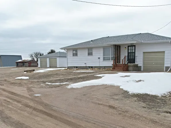 762 Grants Villa Rd, Hays, KS 67601