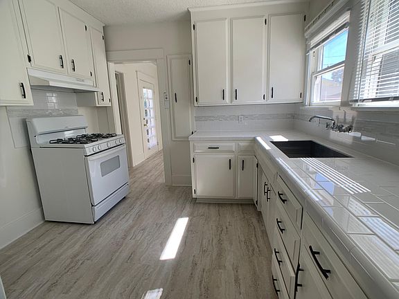 5th image of 2910 E Theresa St