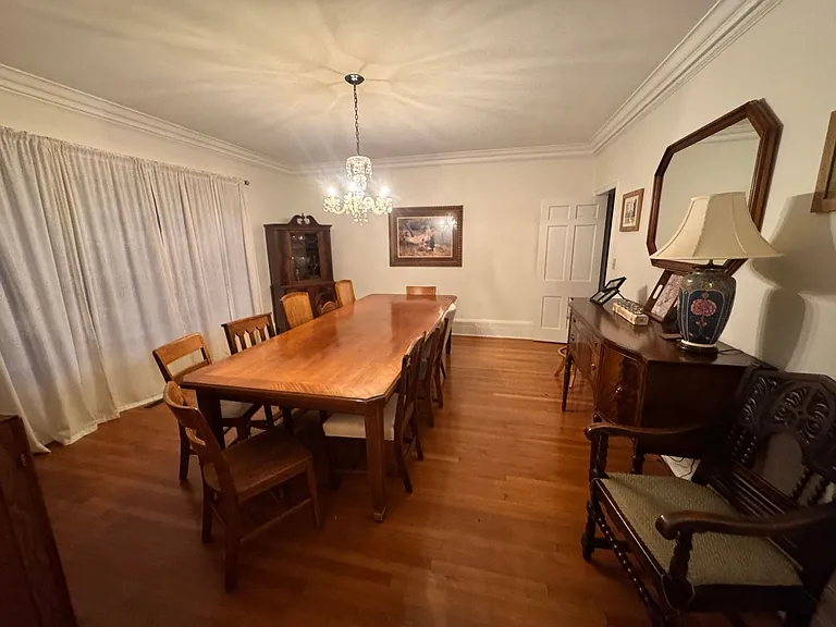 906 Crescent Cir — Photo 16