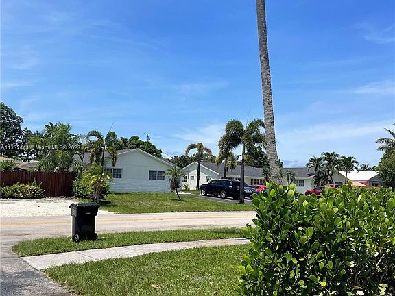 5th image of 1650 NE 56th Ct