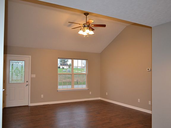 4th image of 302 Brandon Dr