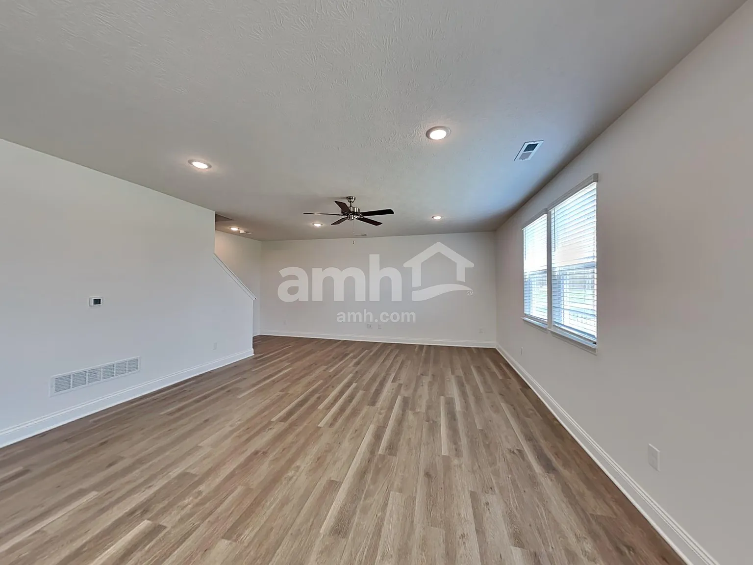 4 bed, 2.5 bath, 2293 sqft, $2,795 — Photo 4