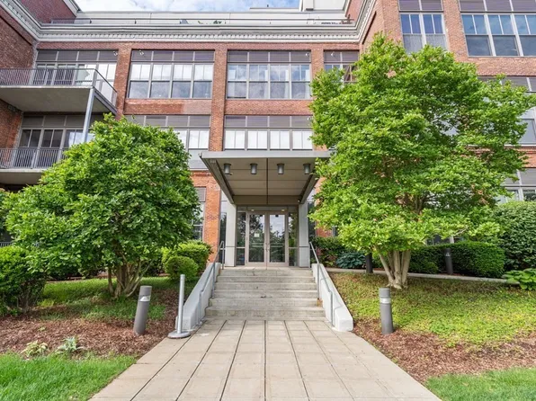 156 Porter St APT 122, East Boston, MA 02128