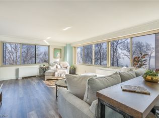12520 Edgewater Dr APT 406, Lakewood, OH 44107