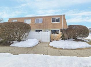 277 Storm Dr, Holtsville, NY 11742