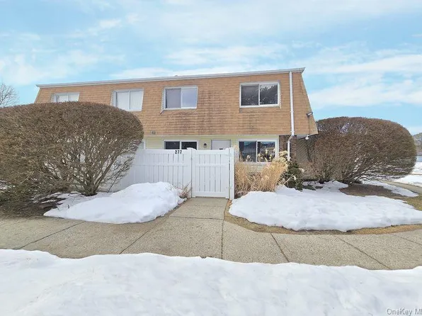 277 Storm Drive, Holtsville, NY 11742