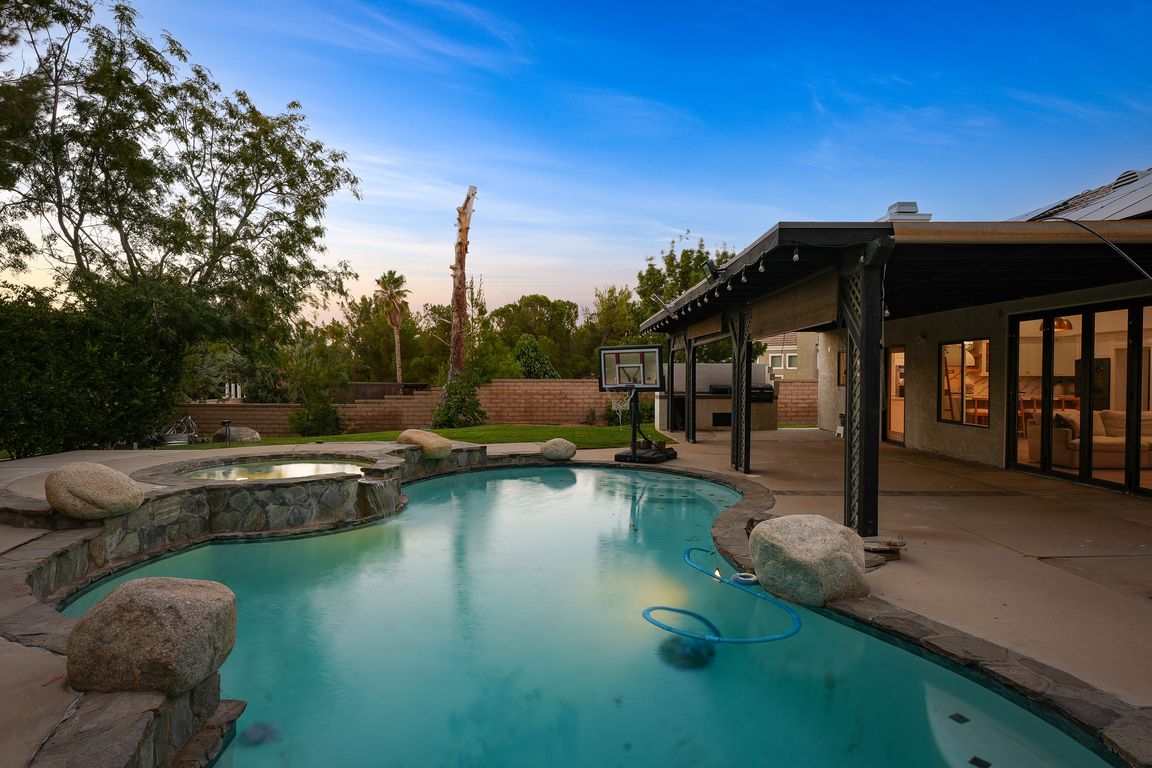 next background image