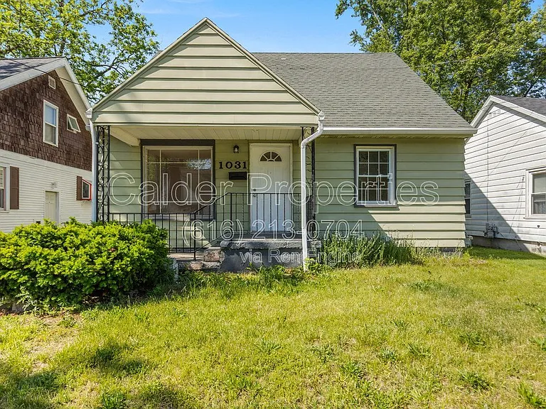 1031 Merrifield St SE — Photo 1