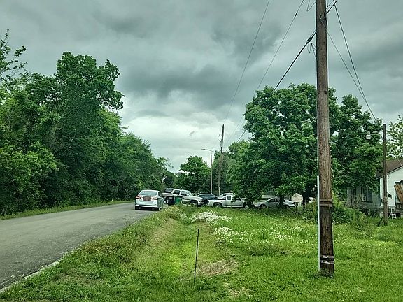 5th image of 4922 Middleton St