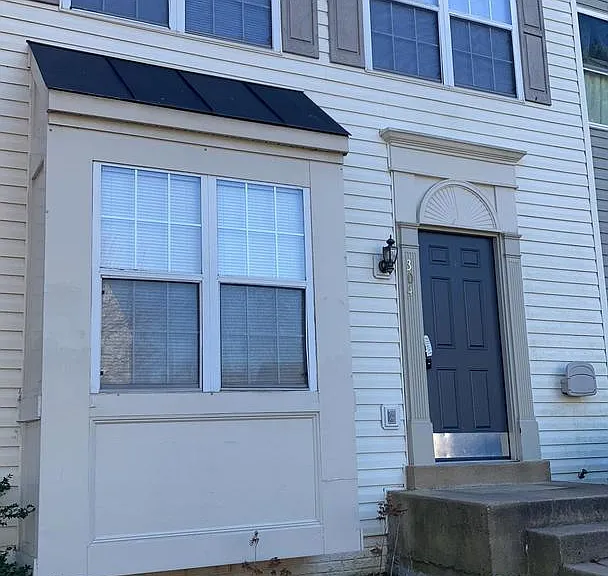 304 Tolbelt Ct — Photo 1