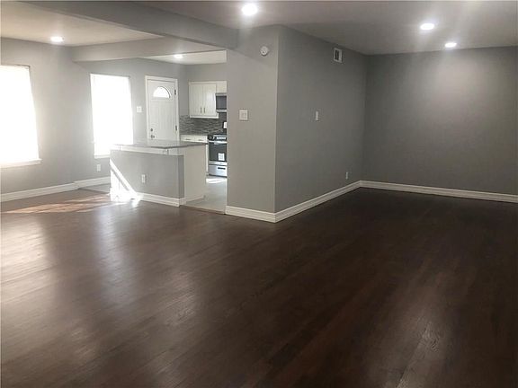 3rd image of 2666 San Paula Ave