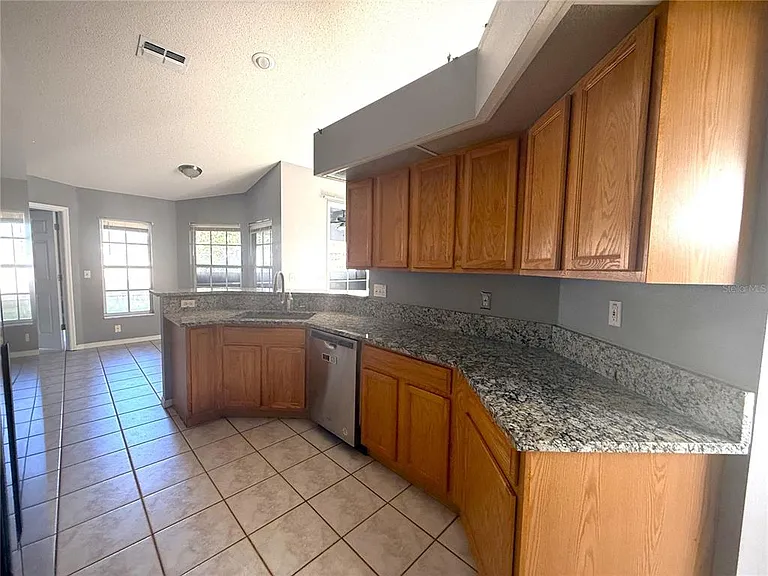 8839 Greenleaf Ct — Photo 4