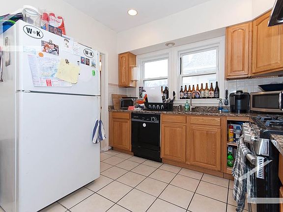 2nd image of 78 Chestnut Hill Ave #02