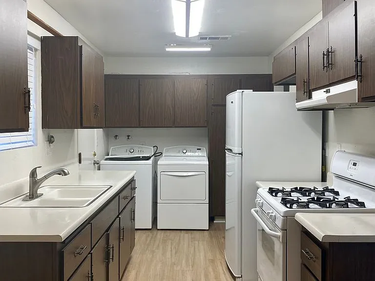 682 San Marino St — Photo 5