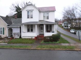 525 Rose Ave, Clifton Forge, VA 24422