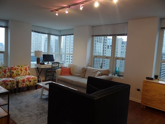 4th image of 345 N Lasalle St #2503