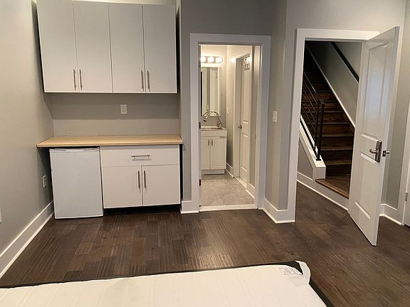 3rd image of 419 N Holly St #74F534060